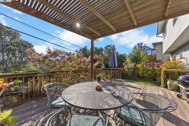 2461 Trenton Dr, San Bruno CA: https://media.crmls.org/mediaz/0bf10613-9142-4118-8565-45ee559f59ce.jpg