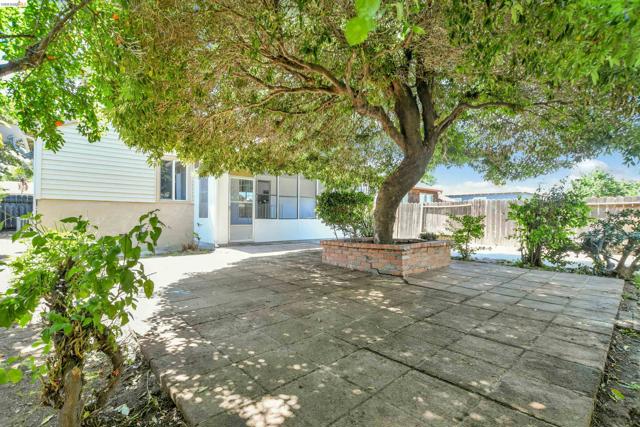 Image 32 of 40 For 120 Hillcrest Ave