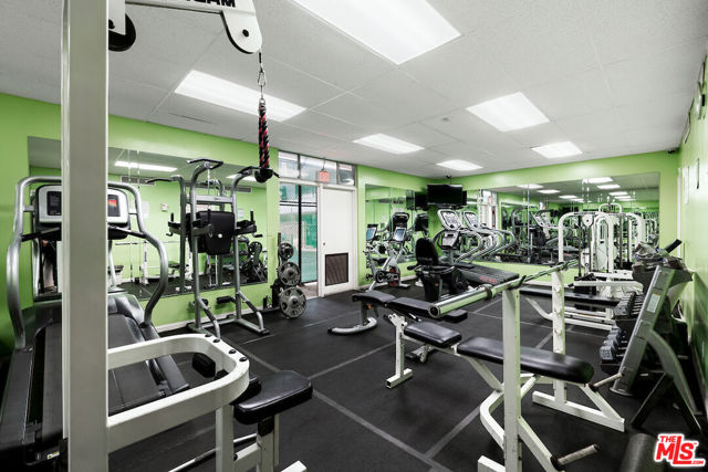 10535 Wilshire Boulevard, Los Angeles CA: https://media.crmls.org/mediaz/0bf130bf-e6e7-4fbd-b8c9-8e45ba932192.jpg