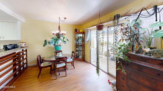 232 Gazania Court, Thousand Oaks CA: https://media.crmls.org/mediaz/0bf1322f-d8a3-4026-96b8-e53290c090ec.jpg