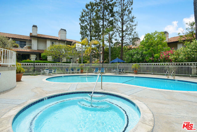 1490 Palisades Drive, Pacific Palisades CA: https://media.crmls.org/mediaz/0bf18233-e53f-417b-b2f6-1c1b0078ce98.jpg