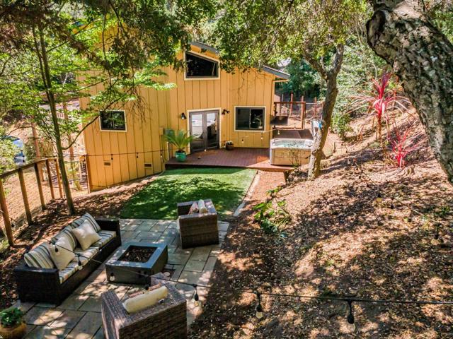 4858 Freedom Boulevard, Aptos CA: https://media.crmls.org/mediaz/0bf1bf6e-53bb-482f-a6b1-d12039c63fb3.jpg