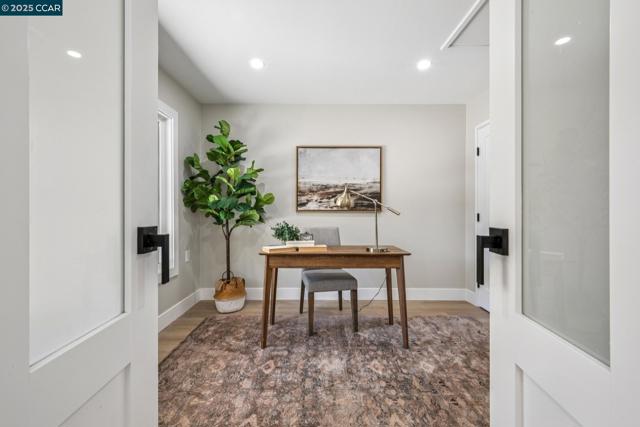 1736 Golden Rain Rd, Walnut Creek CA: https://media.crmls.org/mediaz/0bf1ca58-1bb6-4e8d-94bd-b1e1575dd7d4.jpg