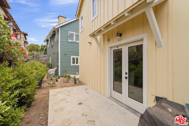 1317 Punta Gorda, Santa Barbara CA: https://media.crmls.org/mediaz/0bf20ba9-7bde-4bca-b7f4-3eddcb0a5a61.jpg