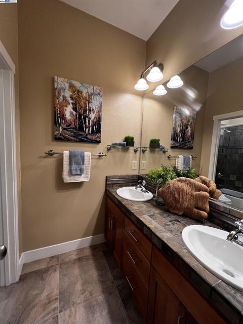2344 Treadwell St, Livermore CA: https://media.crmls.org/mediaz/0bf2470a-fc8c-4bf6-86fc-36995ac6e5db.jpg