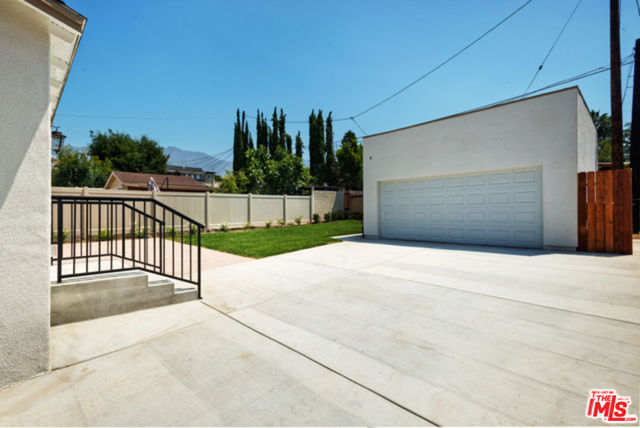1288 N HILL Avenue, Pasadena CA: https://media.crmls.org/mediaz/0bf273bb-a024-4ace-afa5-50dba93e3c18.jpg
