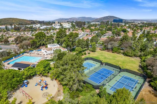 11479 Grassy Trail Dr, San Diego CA: https://media.crmls.org/mediaz/0bf2bd10-6157-4783-ae83-72306b29dedd.jpg