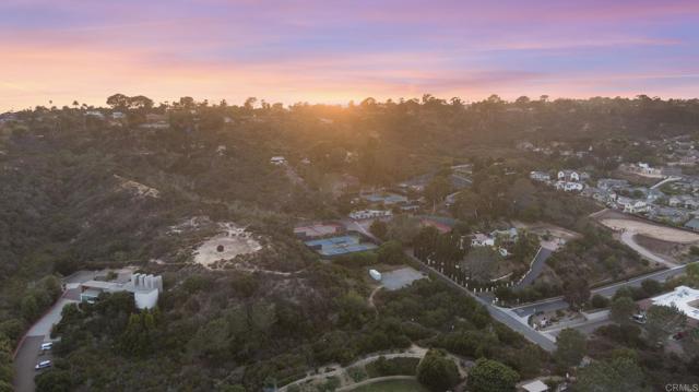 3655 Sage Canyon Drive, Encinitas CA: https://media.crmls.org/mediaz/0bf2f03e-dd89-475c-94be-f3283eacf889.jpg