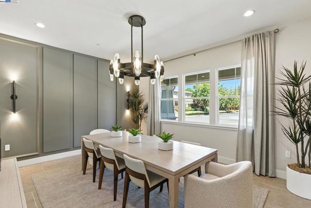 1685 Arione Street, Brentwood CA: https://media.crmls.org/mediaz/0bf31821-dc81-4f70-abad-65764fc64cf9.jpg