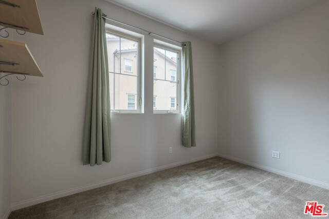 7254 N CEDAR Road, Van Nuys CA: https://media.crmls.org/mediaz/0bf3c82f-0ff4-45ee-aff7-f5605f0453af.jpg