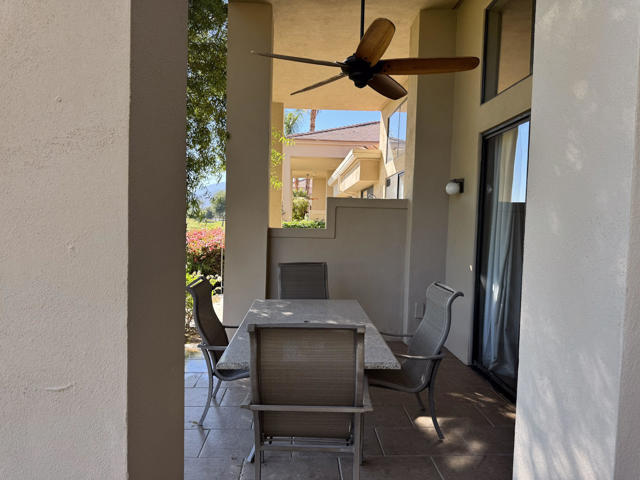 54974 Oaktree, La Quinta CA: https://media.crmls.org/mediaz/0bf3f949-bedb-4b44-9838-fe9a03bca26b.jpg