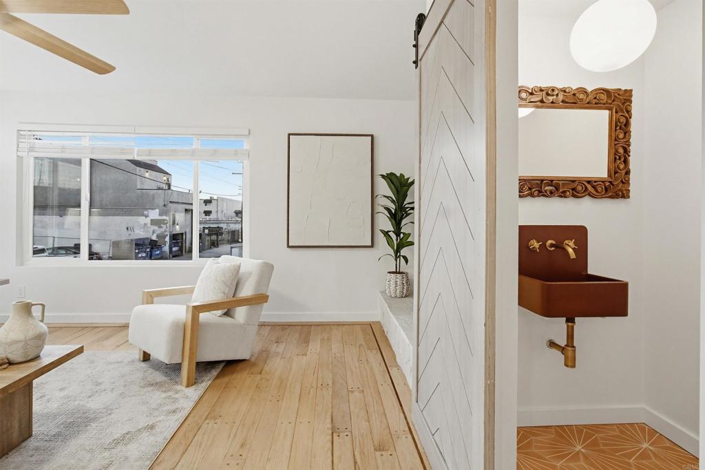 5027 Santa Monica Avenue - photo 18