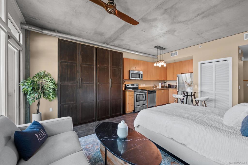 1080 Park Blvd. - photo 3
