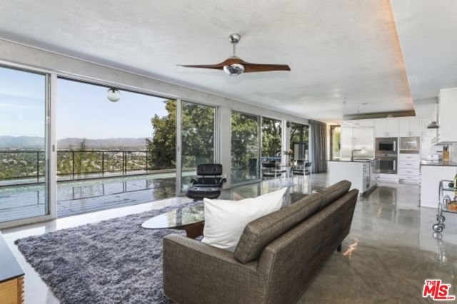 11462 LAURELCREST Road, Studio City CA: https://media.crmls.org/mediaz/0bf5053f-932f-400c-b851-0fda0a9fc536.jpg