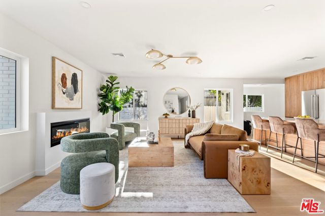 15727 Hartsook Street, Encino CA: https://media.crmls.org/mediaz/0bf5554a-ed2a-497e-9b6b-aa6c9d22c8fd.jpg