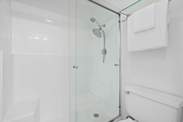 1081 Beach Park Boulevard, Foster City CA: https://media.crmls.org/mediaz/0bf5a423-1739-4ccf-977a-384e7540f417.jpg