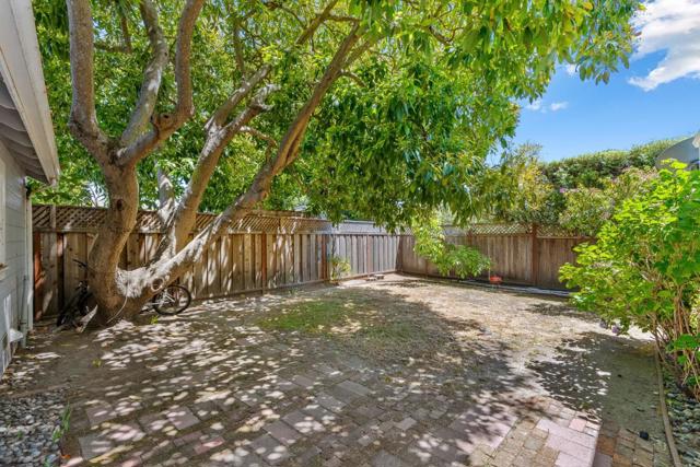 514 Washington Street, Santa Cruz CA: https://media.crmls.org/mediaz/0bf5c098-8d30-47f4-888b-8e3092941758.jpg