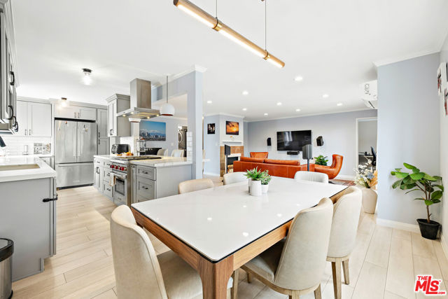 1228 14th Street, Santa Monica CA: https://media.crmls.org/mediaz/0bf64d28-56d5-4fce-ac2a-01f44c189af2.jpg