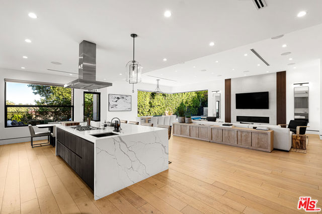 16366 Sloan Drive, Los Angeles CA: https://media.crmls.org/mediaz/0bf6c96d-292d-4132-87c7-5438b4be4e42.jpg