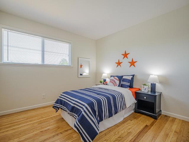 917 Sir Francis Avenue, Capitola CA: https://media.crmls.org/mediaz/0bf6e5ab-c23d-45f3-9584-864b0416ca08.jpg