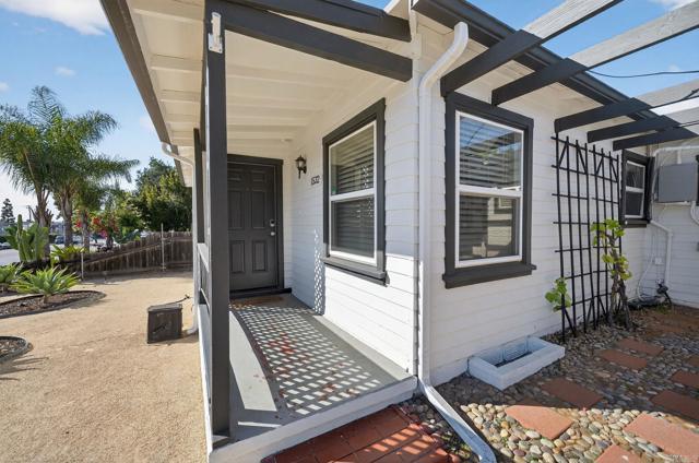 Detail Gallery Image 5 of 48 For 1532 Broadway, El Cajon,  CA 92021 - 3 Beds | 2 Baths