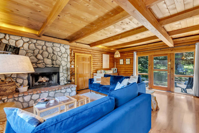 54385 S S. Circle Drive, Idyllwild CA: https://media.crmls.org/mediaz/0bf758c1-df34-4bbe-9edd-4a7631456ef9.jpg