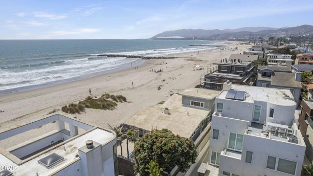 1218 Cornwall Lane, Ventura CA: https://media.crmls.org/mediaz/0bf7cb59-5ef8-44f3-81a3-6a2c8a1afbef.jpg