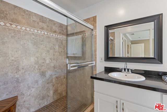 3551 S Bentley Avenue, Los Angeles CA: https://media.crmls.org/mediaz/0bf7f3d1-466f-40e7-8154-5f4fc8a75542.jpg