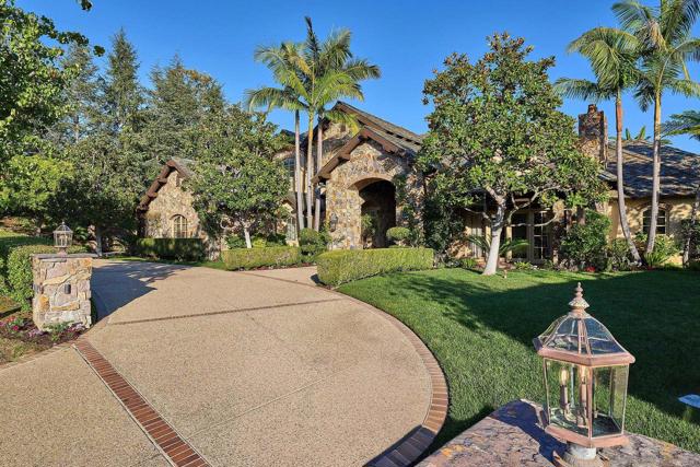 14155 Biscayne Pl, Poway CA: https://media.crmls.org/mediaz/0bf8c95f-2c57-4028-a8e6-6c863bd4bc73.jpg