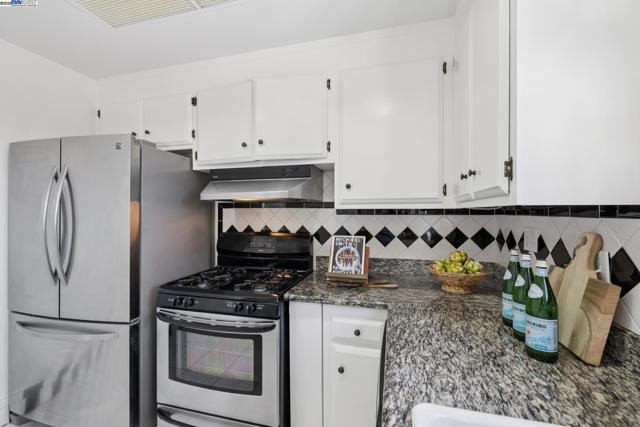 2435 Catalpa Way, Hayward CA: https://media.crmls.org/mediaz/0bf99c9c-3847-4ec5-ad81-76d8f1f5ab02.jpg
