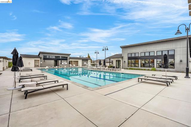 2087 Stars Dr, Rio Vista CA: https://media.crmls.org/mediaz/0bfa2c07-96e9-4e22-8187-ea91ab15b70d.jpg