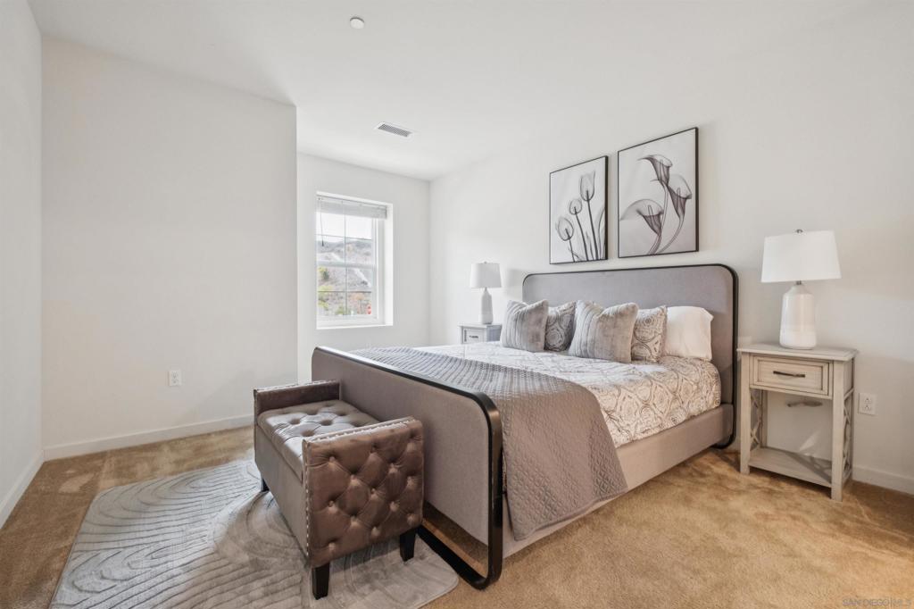 885 Blackstone - photo 19