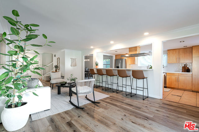 5056 Greenbush Avenue, Sherman Oaks CA: https://media.crmls.org/mediaz/0bfa7a2e-4dbb-4047-af69-00eef5d446b1.jpg