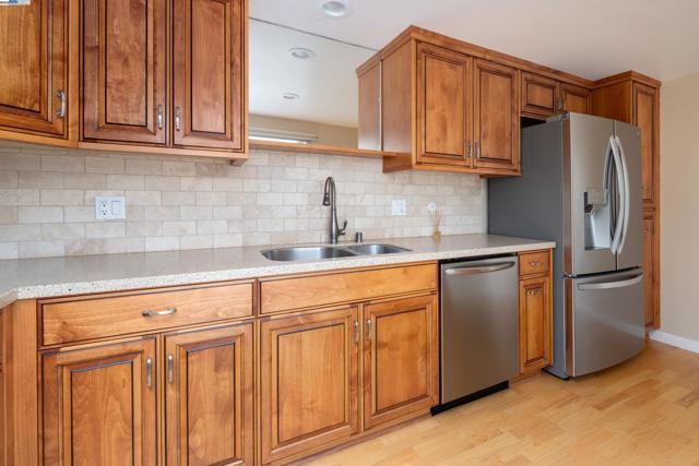 1141 PTARMIGAN DR, Walnut Creek CA: https://media.crmls.org/mediaz/0bfaec4d-a26d-4ba9-8b08-73b030f35ce5.jpg