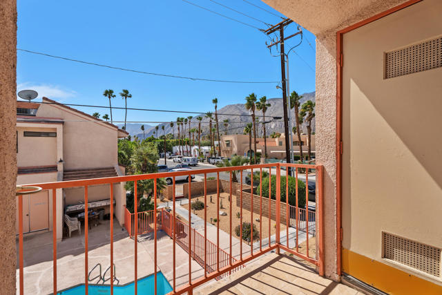 401 E Vista Chino, Palm Springs CA: https://media.crmls.org/mediaz/0bfb3ad8-ed48-4163-9dac-eaa2693675af.jpg