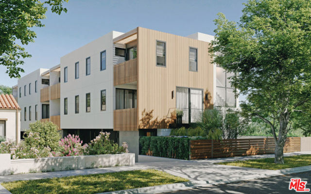 833 N Las Palmas Avenue, Los Angeles CA: https://media.crmls.org/mediaz/0bfb5f47-0fc5-4bf2-bc8b-c58d99dfaefc.jpg