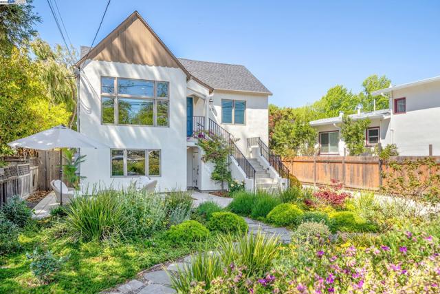 935 Lincoln Ave, Alameda CA: https://media.crmls.org/mediaz/0bfbbca5-4b49-4aa2-884d-f49d756a9380.jpg