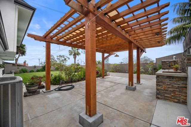 6923 Willowtree Drive, Rancho Palos Verdes, California 90275, 5 Bedrooms Bedrooms, ,3 BathroomsBathrooms,Residential,For Sale,Willowtree,25539161