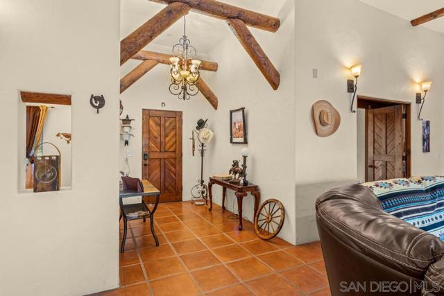 40760 Old Highway 80, Boulevard CA: https://media.crmls.org/mediaz/0bfc8ce1-8197-4b34-a4c6-fb27291fa817.jpg