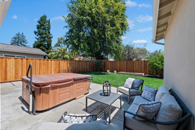 4531 Harper Ct, Pleasanton CA: https://media.crmls.org/mediaz/0bfc9a30-cdef-453a-ae15-76b046b88afe.jpg