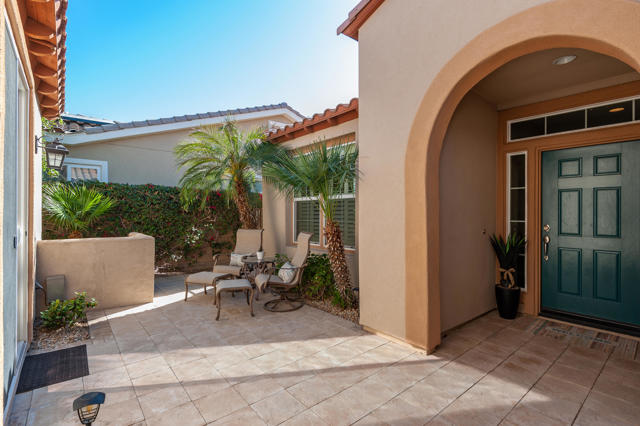 81945 Golden Star Way, La Quinta CA: https://media.crmls.org/mediaz/0bfd2ca4-9f36-42eb-a43f-a5b75448f994.jpg