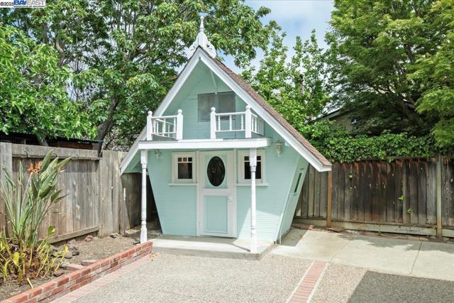 7551 Buckeye Pl, Newark CA: https://media.crmls.org/mediaz/0bfd428b-fc6f-4b8d-8c61-af6eee36598a.jpg