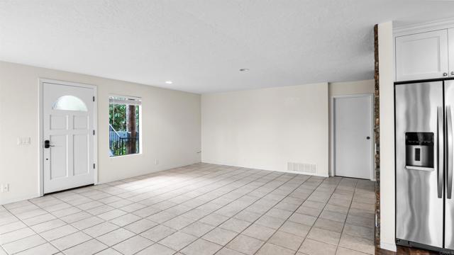 Detail Gallery Image 12 of 36 For 812 Kalpati Cir #E,  Carlsbad,  CA 92008 - 2 Beds | 3 Baths