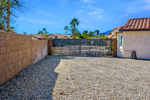 78524 San Marino Court, La Quinta CA: https://media.crmls.org/mediaz/0bfd5010-153e-4631-8f67-41cd0f05c7b0.jpg