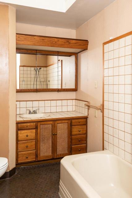 Image 19 of 37 For 800 Loyola Drive