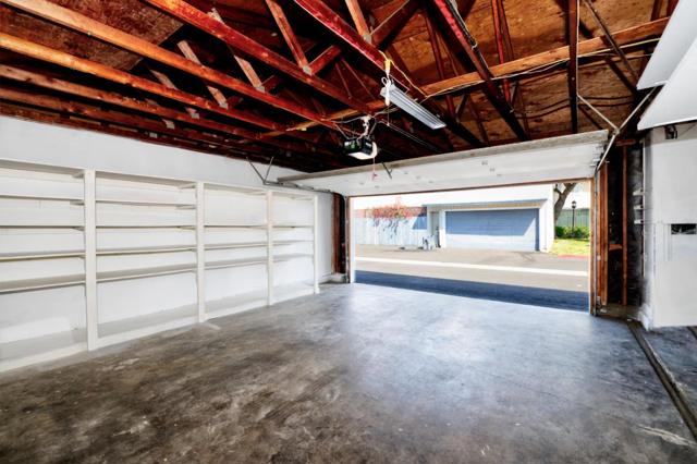 4210 Comet Circle, Union City CA: https://media.crmls.org/mediaz/0bfe1859-d3c8-4ba9-8e44-ca42f40afe08.jpg