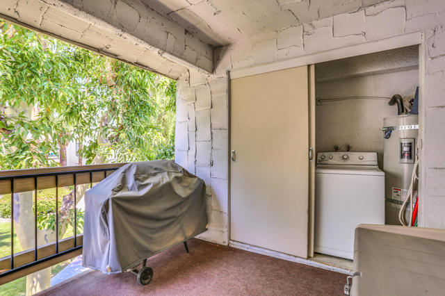 5225 E Waverly Drive, Palm Springs CA: https://media.crmls.org/mediaz/0bfe397a-be1f-4b94-84f2-f5a22f055299.jpg