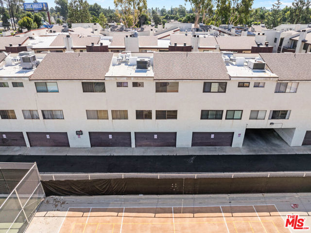 6323 Reseda Boulevard, Tarzana CA: https://media.crmls.org/mediaz/0bfe4530-5169-4183-929a-b856bddda6dc.jpg