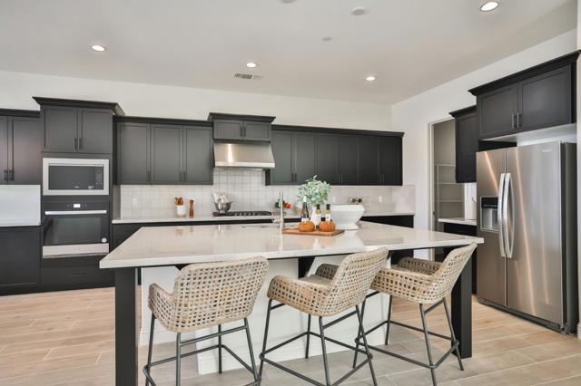 592 Santa Lucia Way, Marina CA: https://media.crmls.org/mediaz/0bfe85bc-41fc-4d5e-ad46-5fa339f2d0c7.jpg
