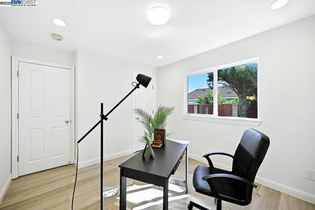 3419 Del Valle Cir, San Leandro CA: https://media.crmls.org/mediaz/0bff1e3c-856a-4868-b2ed-9987e69a16cc.jpg